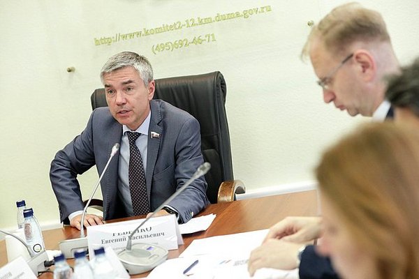 Сплошная легкая атлетика – что делает Евгений Ревенко в Госдуме восьмого созыва