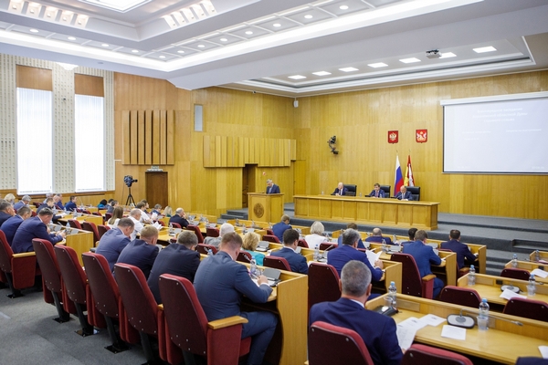 В Воронежской области почти 2,6 млрд рублей направят на повышение зарплат бюджетников