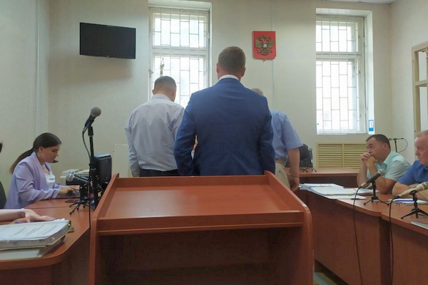 Административный ресурс и комфорт – еще три воронежских депутата выступили в суде по делу об афере на выборах