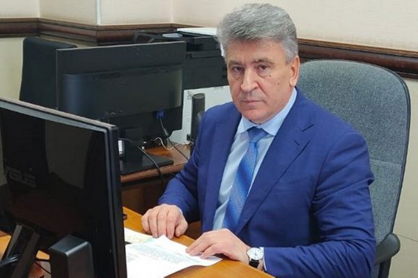 Отсутствие отчетов о работе, помощь детям и постоянные встречи – чем занимаются воронежские врачи-депутаты в думах