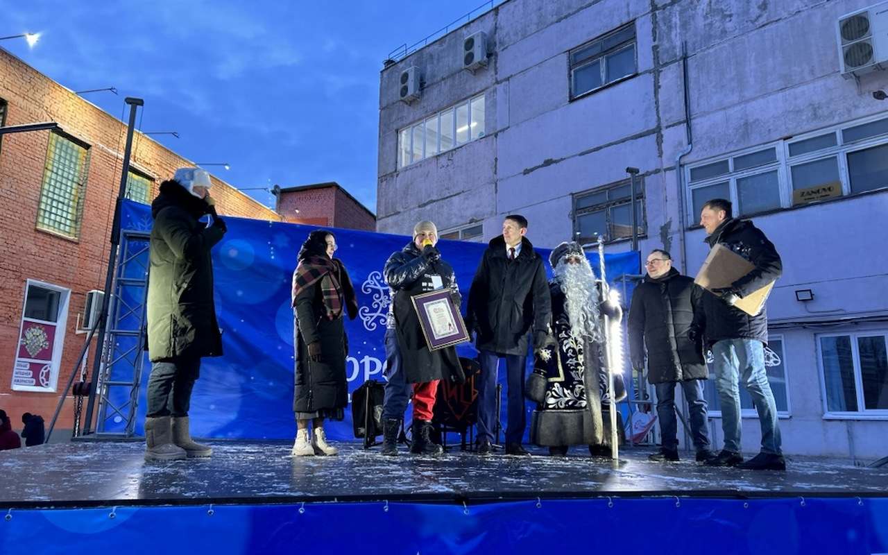 Фестивальная тоска под 30 литров настоек – в Воронеже приготовили 100-метровый меренговый рулет