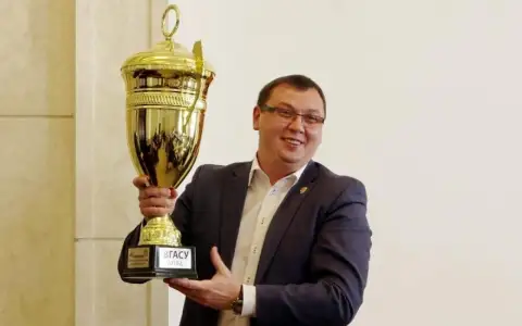 Осужденный за взятку экс-ректор ВГТУ Сергей Колодяжный нашел в тюрьме новую любовь? Осужденный за взятку экс-ректор ВГТУ Сергей Колодяжный нашел в тюрьме новую любовь?