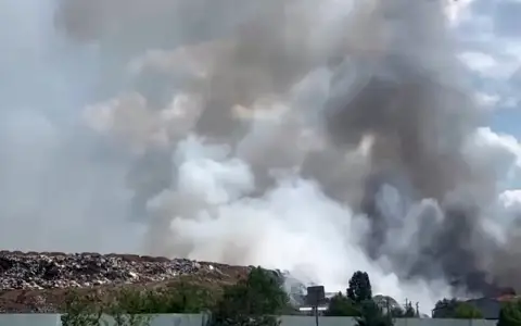 Постоянно горящий под Воронежем мусорный полигон избежит серьезного наказания? Постоянно горящий под Воронежем мусорный полигон избежит серьезного наказания?