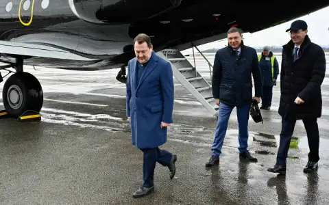 Глава Тамбовской области прилетел знакомиться с коллегами на частном бизнес-джете? Глава Тамбовской области прилетел знакомиться с коллегами на частном бизнес-джете?