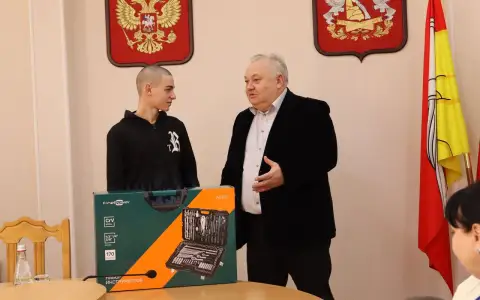 Воронежский депутат Валерий Ярошев исполнил новогодние желания детей Воронежский депутат Валерий Ярошев исполнил новогодние желания детей