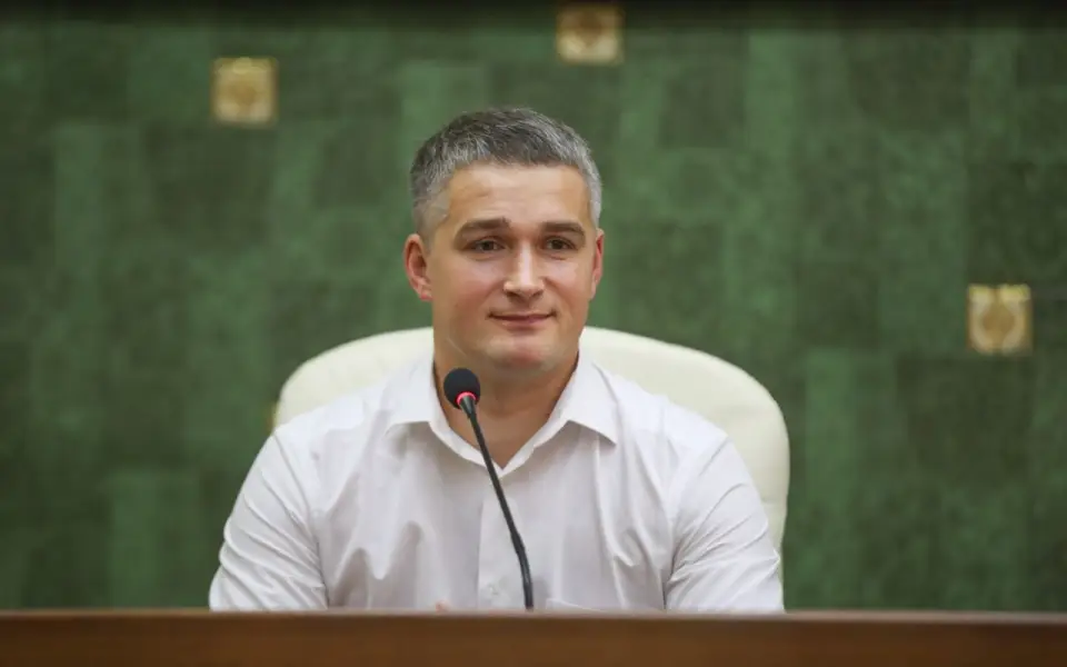 Пост министра крымского здравоохранения занял экс-главврач Лискинской райбольницы Пост министра крымского здравоохранения занял экс-главврач Лискинской райбольницы