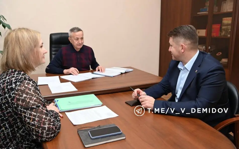 Мэр Белгорода Валентин Демидов подал документы на конкурс по выбору главы города Мэр Белгорода Валентин Демидов подал документы на конкурс по выбору главы города