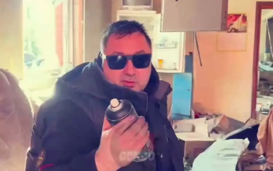 Александр Хинштейн прокомментировал извинения блогера Акима Апачева за граффити в Судже Александр Хинштейн прокомментировал извинения блогера Акима Апачева за граффити в Судже