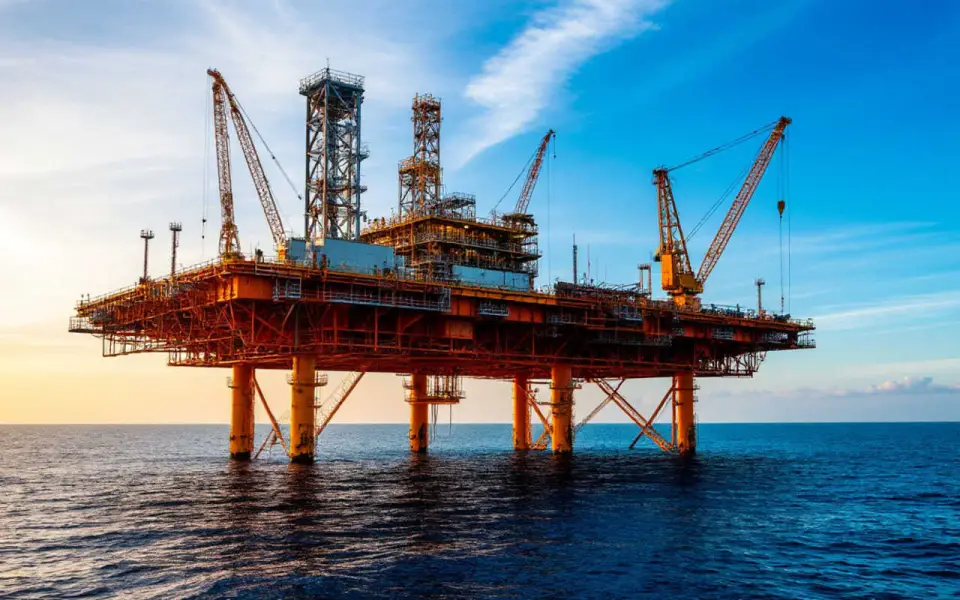 Минэкономразвития прогнозирует снижение нефтегазовых доходов России на 15% в 2025 году Минэкономразвития прогнозирует снижение нефтегазовых доходов России на 15% в 2025 году