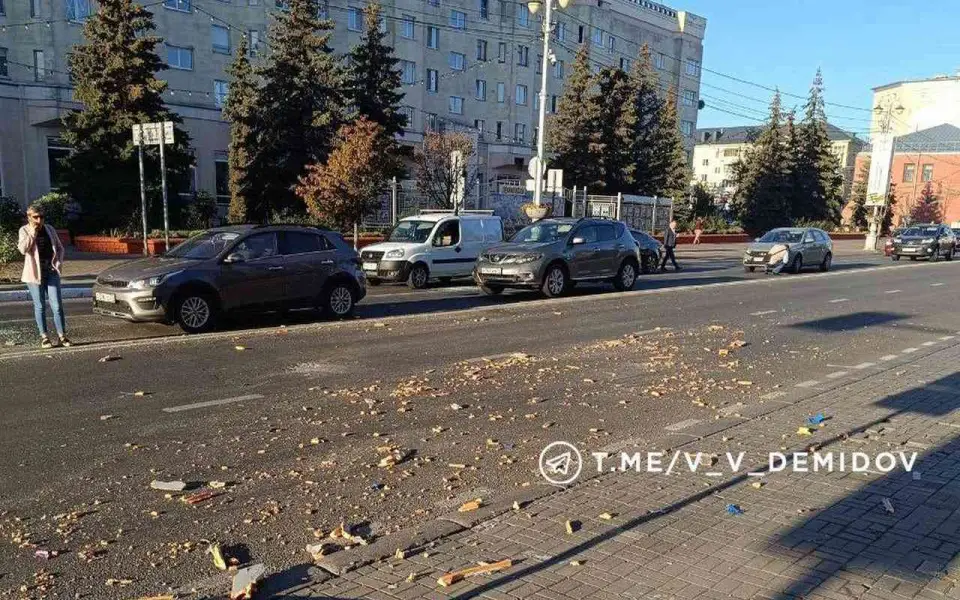 Беспилотник ВСУ сдетонировал возле здания администрации в Белгороде Беспилотник ВСУ сдетонировал возле здания администрации в Белгороде