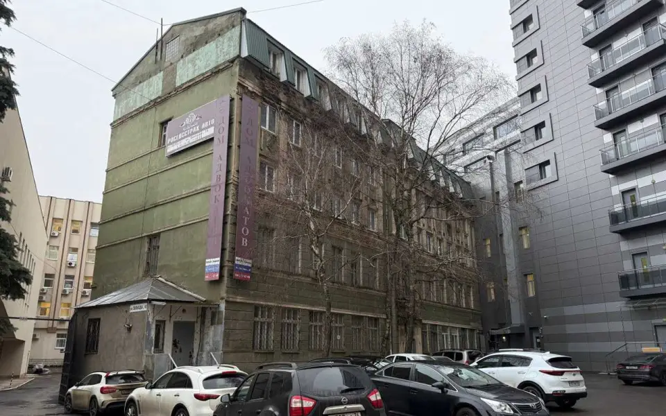 Лакомый кусок земли во дворе воронежской облдумы обеспечили публичным сервитутом Лакомый кусок земли во дворе воронежской облдумы обеспечили публичным сервитутом