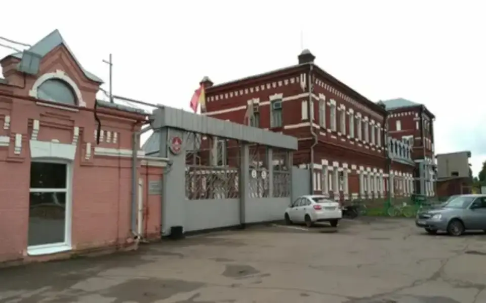 Бутурлиновский ЛВЗ начал гасить долги по зарплате свыше 14 млн рублей на фоне неудачных попыток продажи госпакета акций Бутурлиновский ЛВЗ начал гасить долги по зарплате свыше 14 млн рублей на фоне неудачных попыток продажи госпакета акций