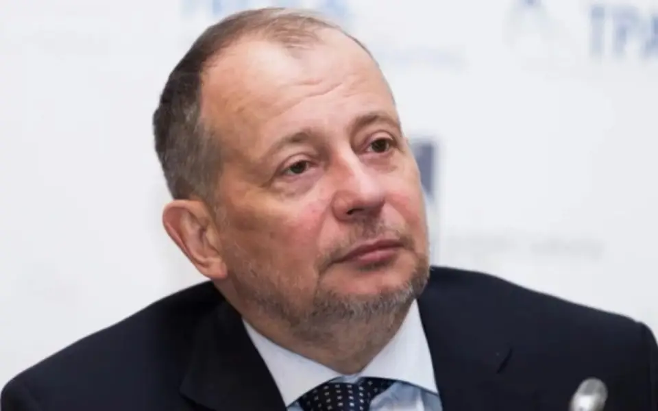 Владелец НЛМК Владимир Лисин опустился на шестое место в российском рейтинге миллиардеров Forbes Владелец НЛМК Владимир Лисин опустился на шестое место в российском рейтинге миллиардеров Forbes