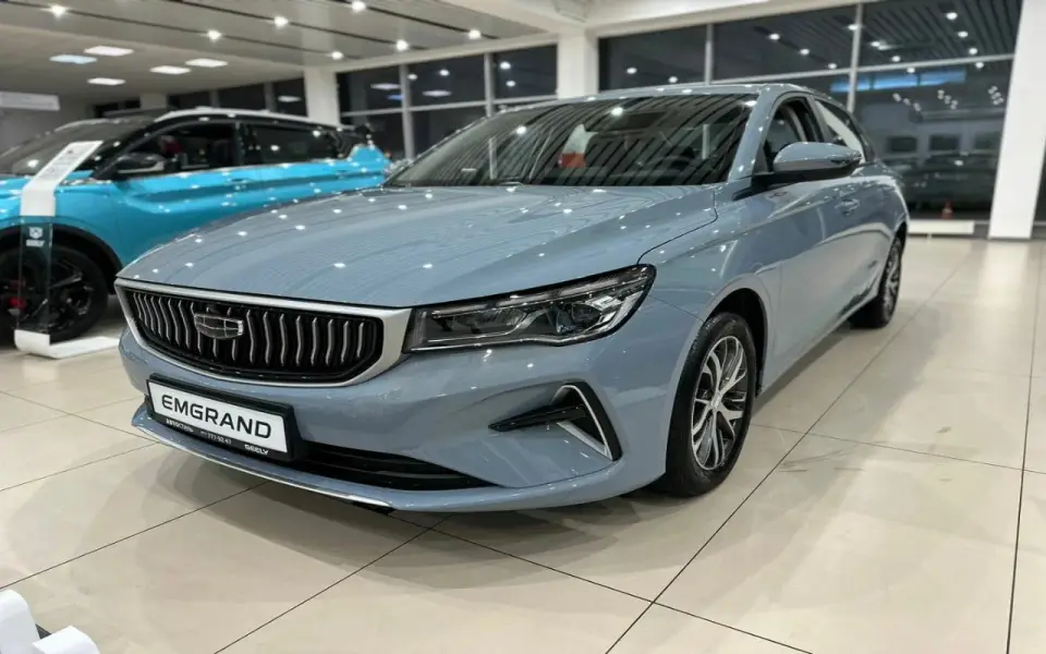 Geely снова отзывает Emgrand: 17,6 тыс. седанов отправят на проверку топливных баков