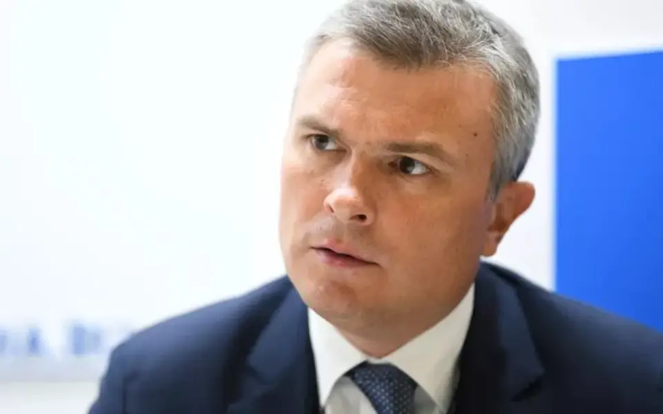Зампред ВЭБ.РФ Артем Довлатов отправлен под домашний арест по делу о злоупотреблении полномочиями Зампред ВЭБ.РФ Артем Довлатов отправлен под домашний арест по делу о злоупотреблении полномочиями