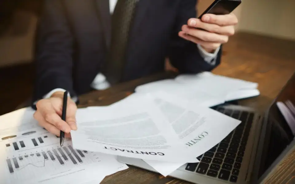 Повторные торги по продаже 7,66% акций банка «Финсервис» за 1,28 млрд рублей назначены на 14 мая Повторные торги по продаже 7,66% акций банка «Финсервис» за 1,28 млрд рублей назначены на 14 мая