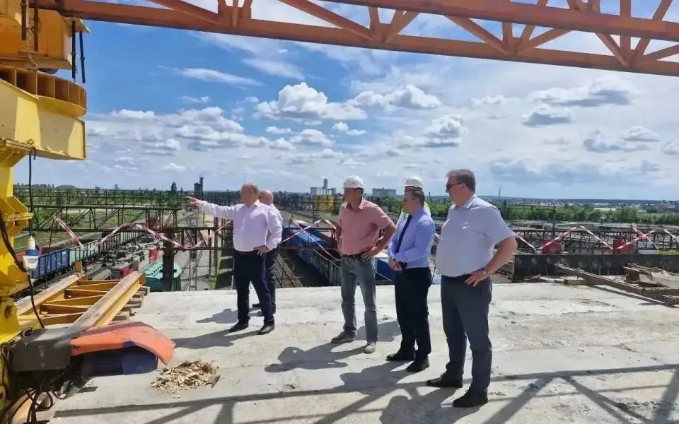 Северный путепровод в Россоши строят с опережением графика Северный путепровод в Россоши строят с опережением графика