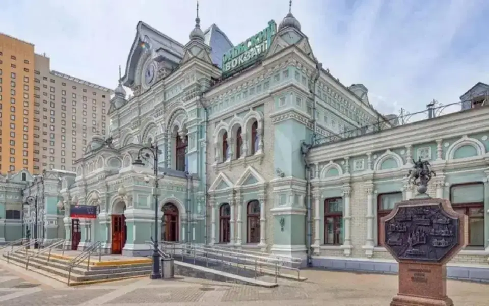 РЖД в третий раз выставили на продажу Рижский вокзал за 4 млрд рублей РЖД в третий раз выставили на продажу Рижский вокзал за 4 млрд рублей