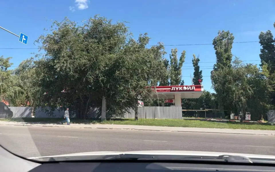«Лукойл» в разгар топливного кризиса приостанавливает работу части АЗС уже во втором регионе «Лукойл» в разгар топливного кризиса приостанавливает работу части АЗС уже во втором регионе