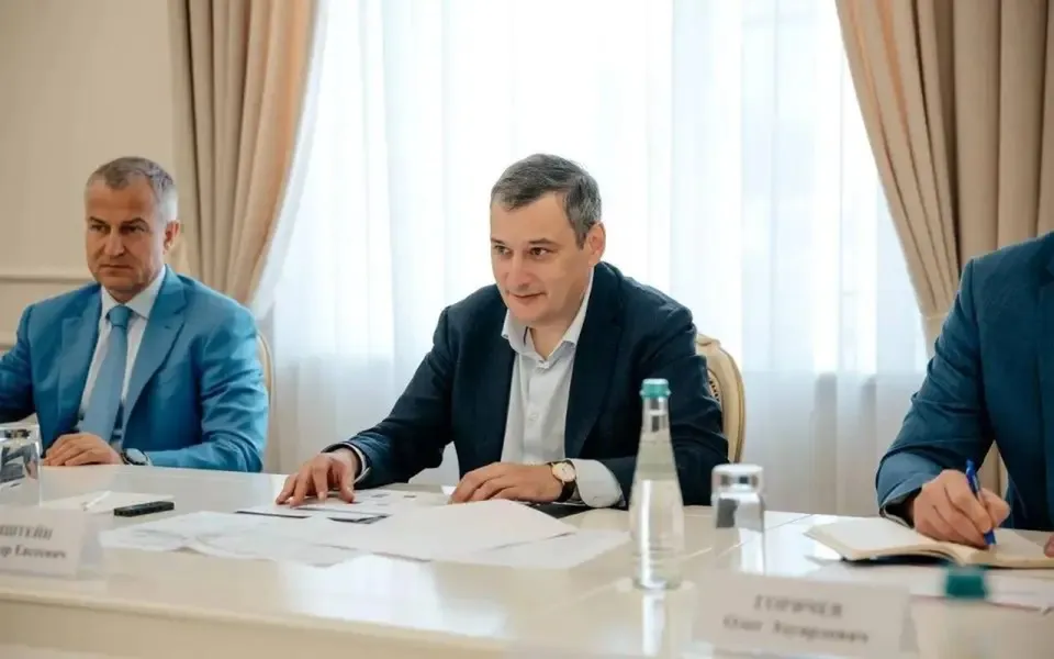 Курский губернатор Хинштейн уехал на реабилитацию после январского ДТП Курский губернатор Хинштейн уехал на реабилитацию после январского ДТП
