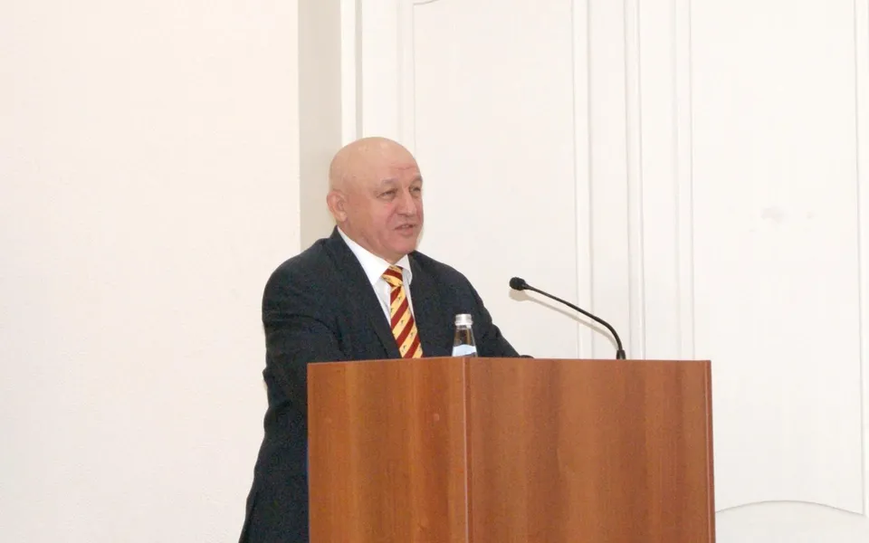 Анатолий Балбеков переизбран главой Бобровского района на пять лет Анатолий Балбеков переизбран главой Бобровского района на пять лет